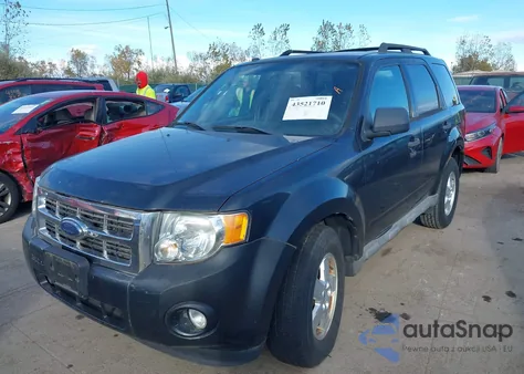 2009 Ford Escape Xlt z USA, uszkodzony, nr VIN 1FMCU03789KC48309